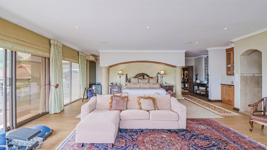 5 Bedroom Property for Sale in Birdwood Estate North West